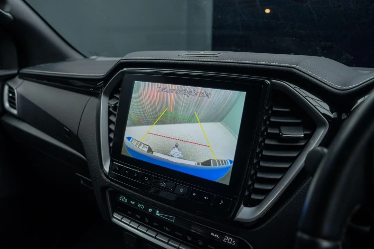 Vehicle Image 12