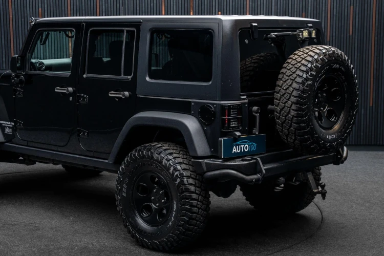 Vehicle Image 13