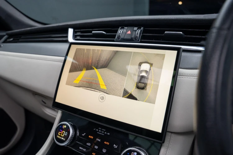 Vehicle Image 8