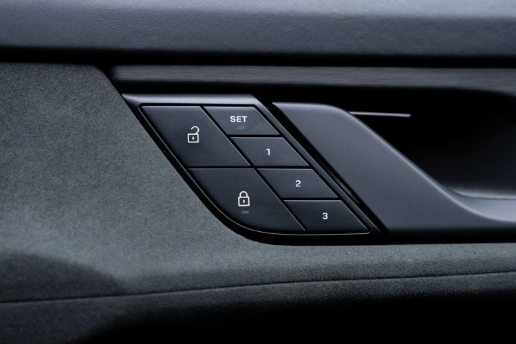 Vehicle Image 31