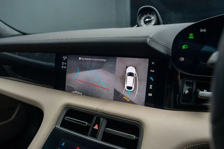 Vehicle Image 10