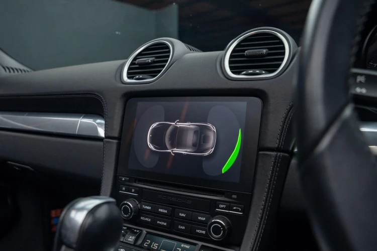 Vehicle Image 6