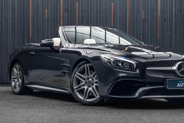 Vehicle Image 9