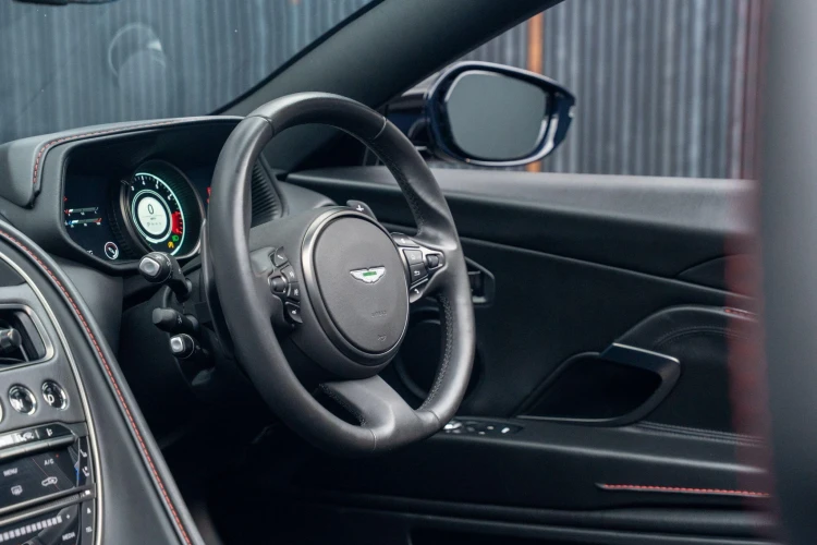 Vehicle Image 36