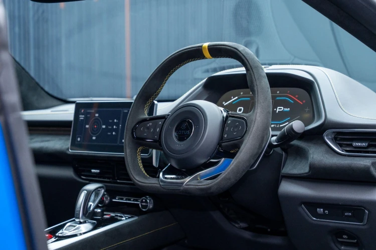 Vehicle Image 4
