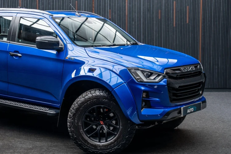 Vehicle Image 9
