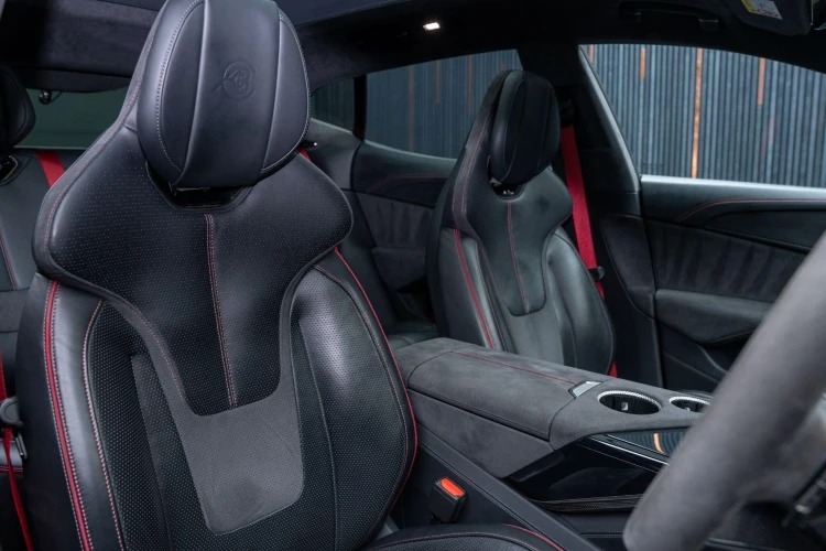 Vehicle Image 12