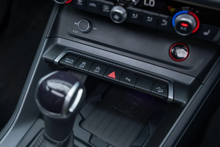 Vehicle Image 36
