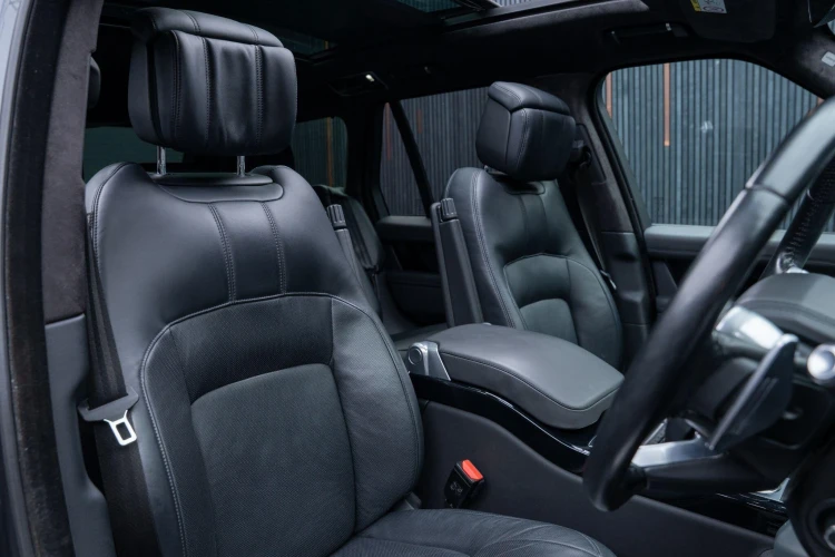 Vehicle Image 12