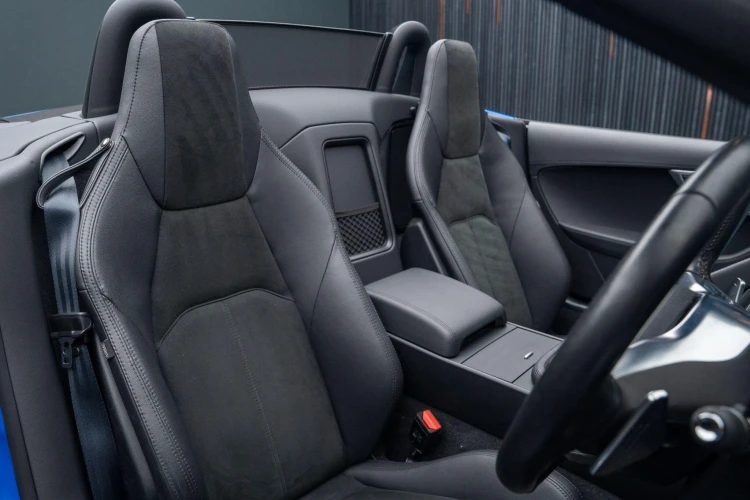 Vehicle Image 12
