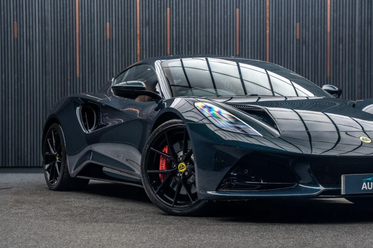 Vehicle Image 9