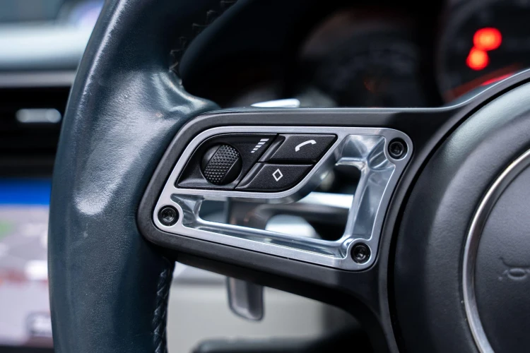 Vehicle Image 24