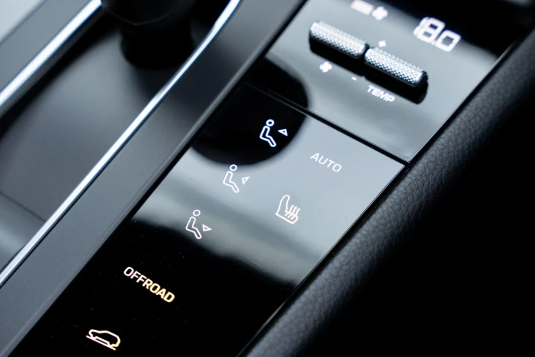Vehicle Image 22