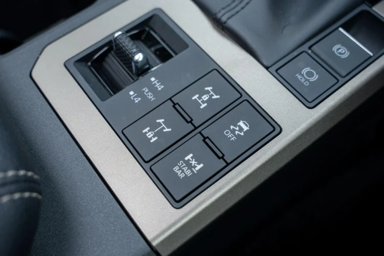Vehicle Image 35
