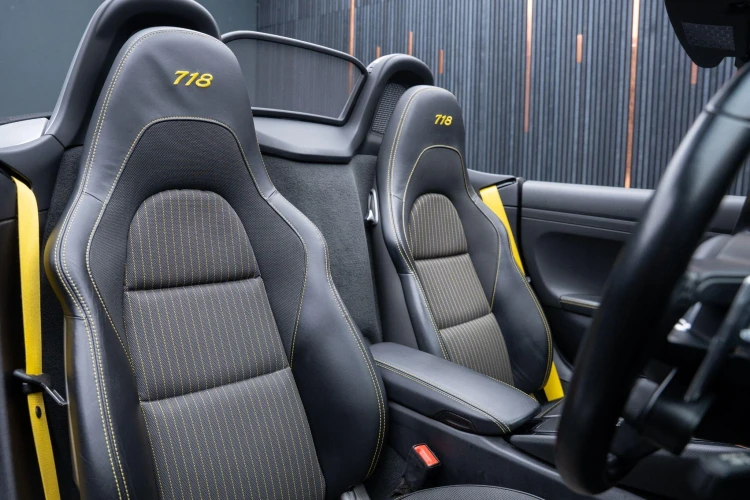 Vehicle Image 12