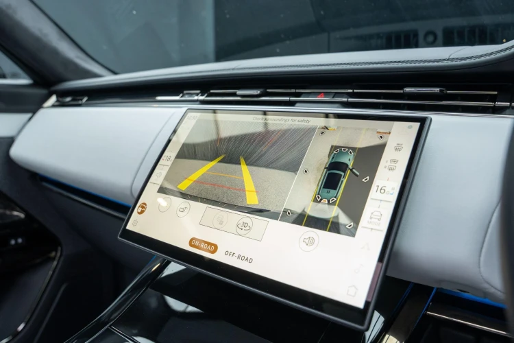 Vehicle Image 8