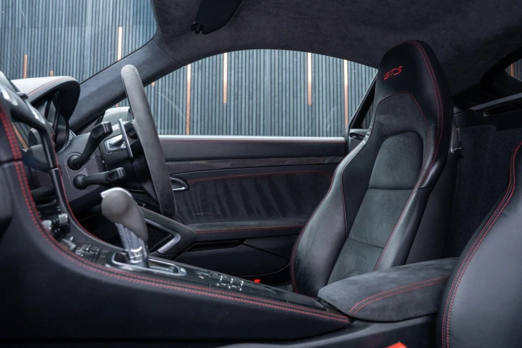 Vehicle Image 38