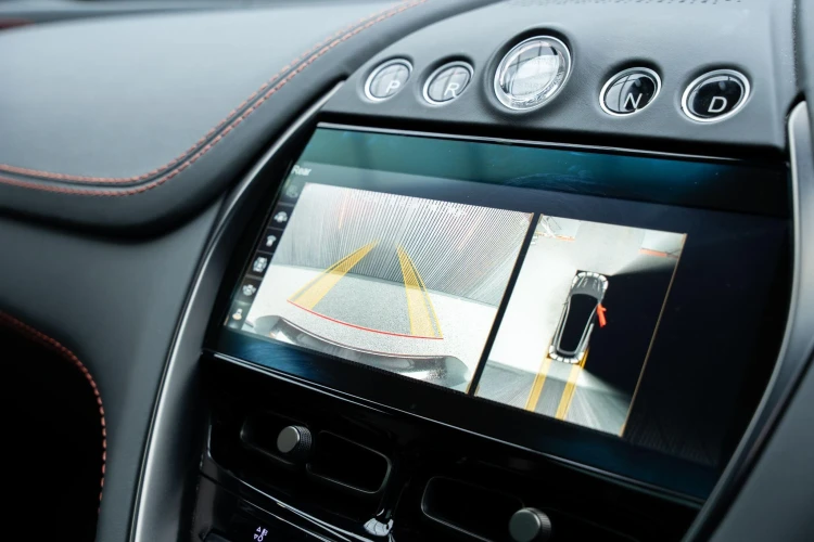 Vehicle Image 6