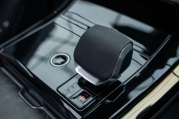 Vehicle Image 35