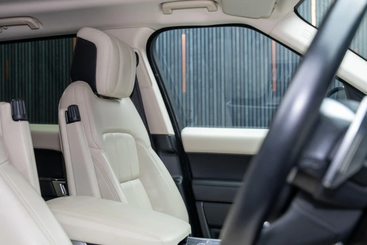 Vehicle Image 30