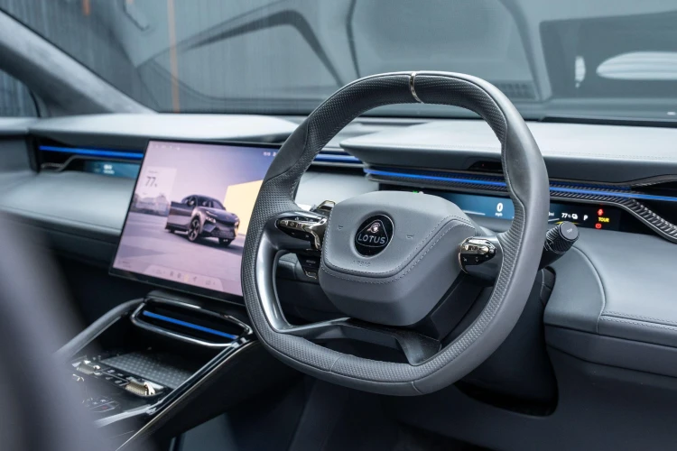 Vehicle Image 4