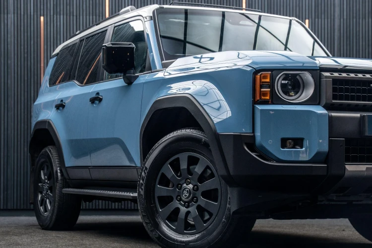 Vehicle Image 7