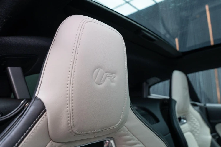 Vehicle Image 14