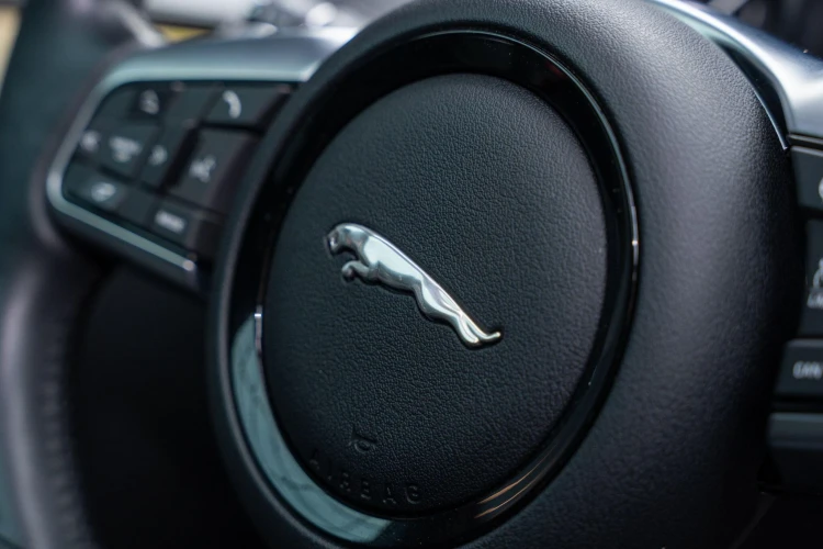 Vehicle Image 32