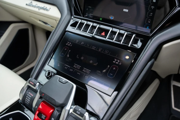 Vehicle Image 30