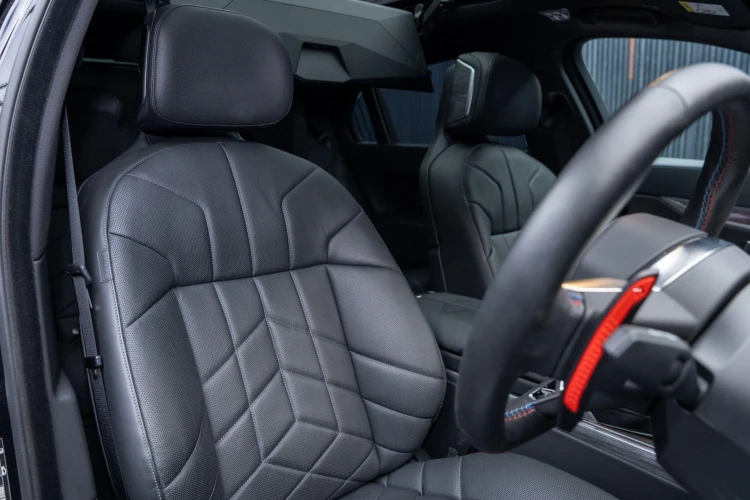 Vehicle Image 12