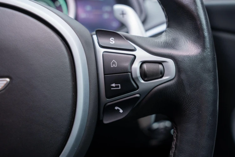 Vehicle Image 30