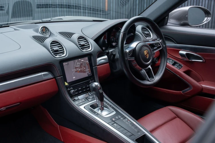 Vehicle Image 35