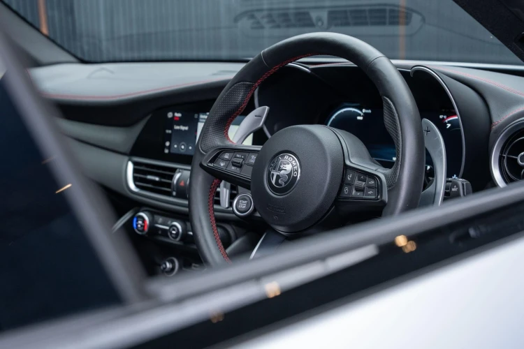 Vehicle Image 37