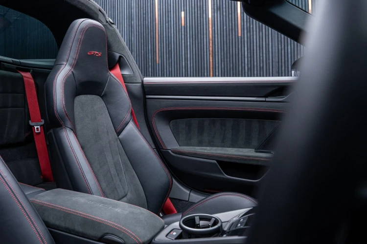 Vehicle Image 38