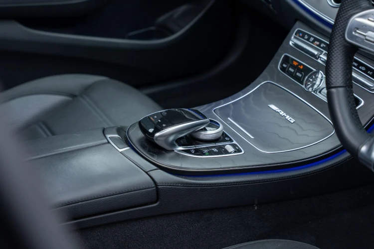 Vehicle Image 30