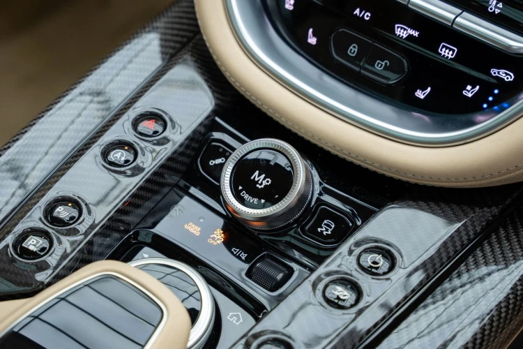 Vehicle Image 30
