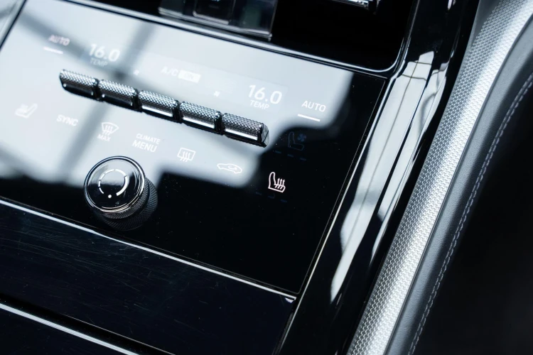 Vehicle Image 31