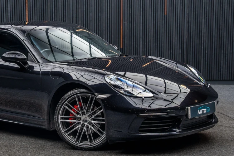 Vehicle Image 10