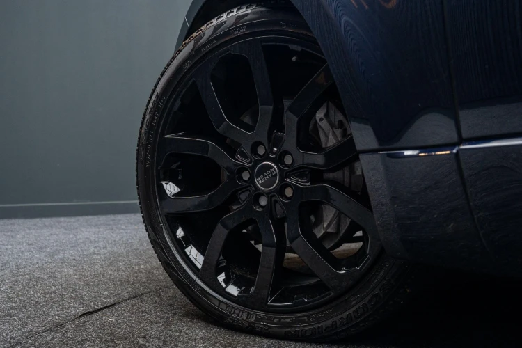Vehicle Image 13