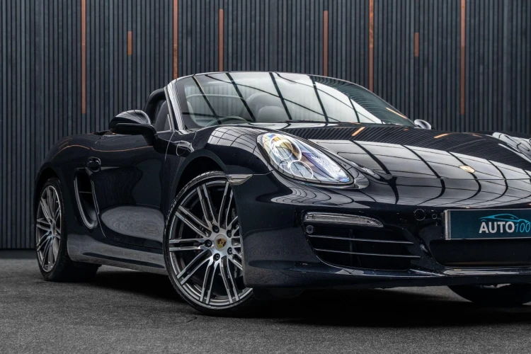 Vehicle Image 9