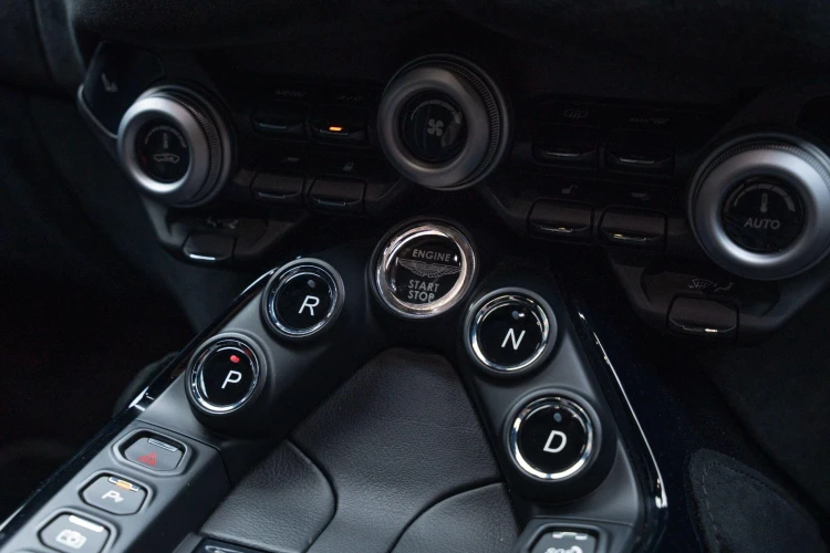 Vehicle Image 21