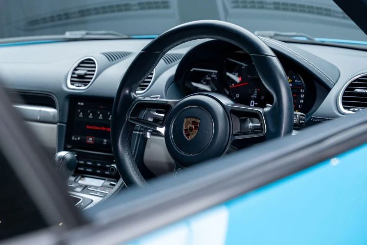 Vehicle Image 30