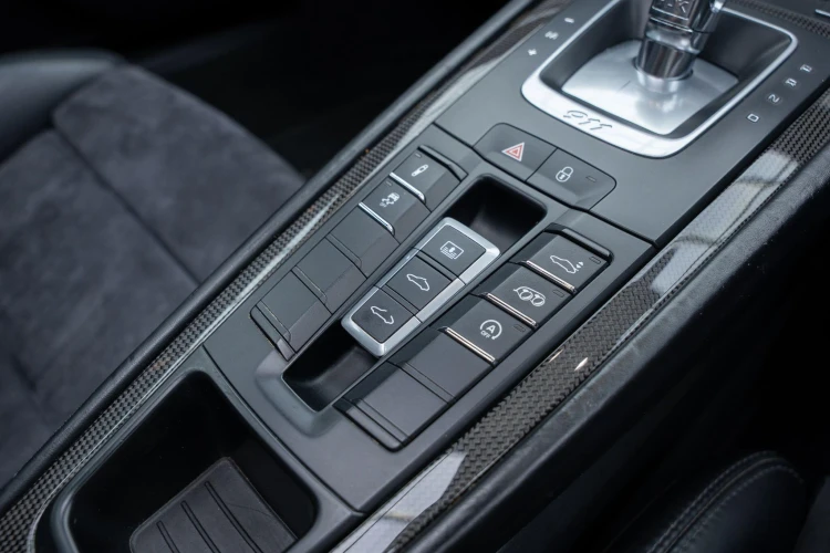Vehicle Image 28