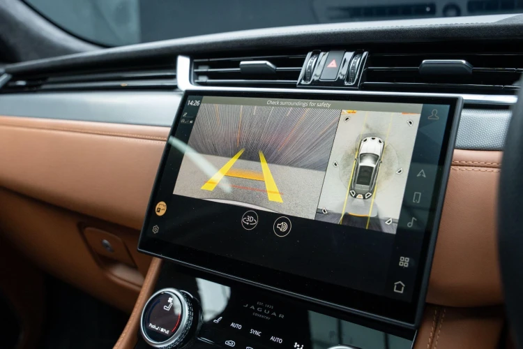 Vehicle Image 8