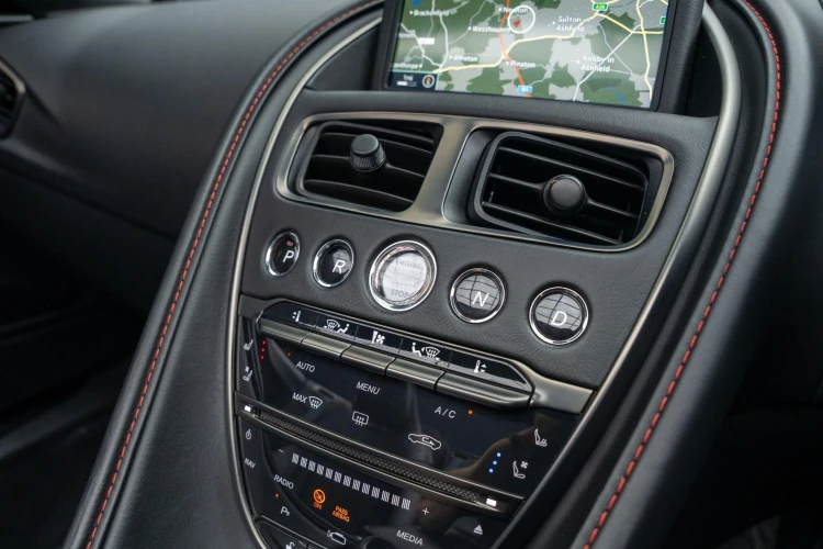 Vehicle Image 18