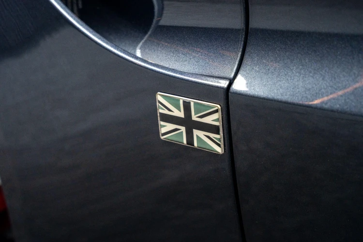 Vehicle Image 8