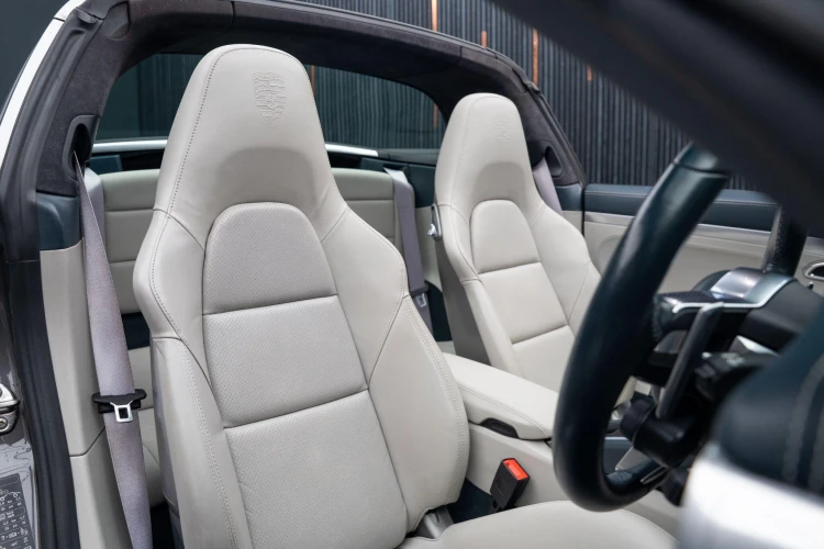 Vehicle Image 12