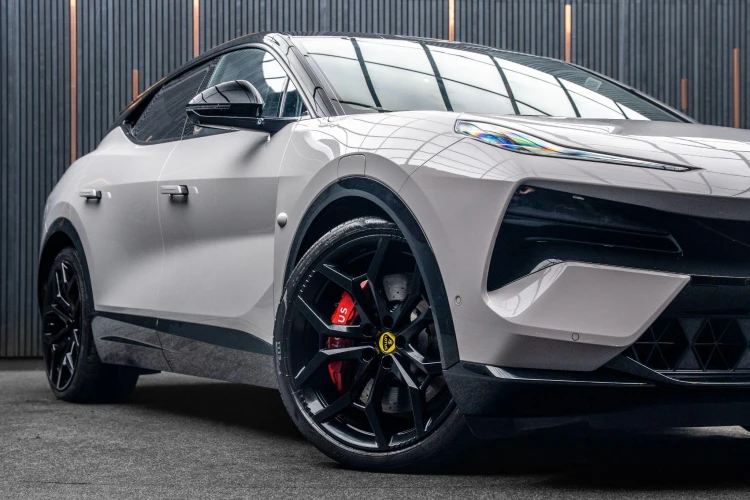 Vehicle Image 7