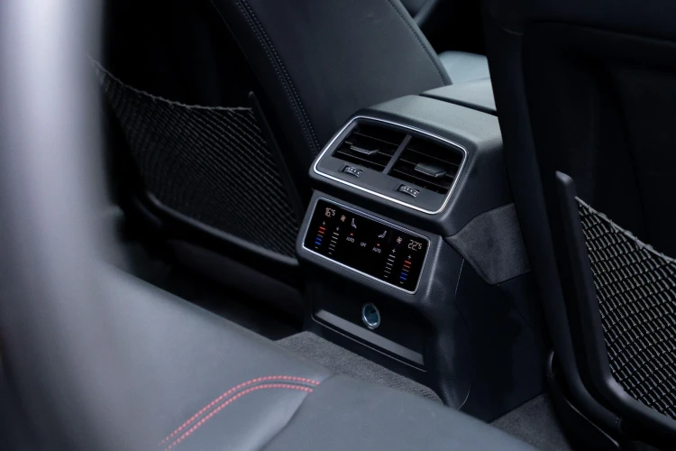 Vehicle Image 33
