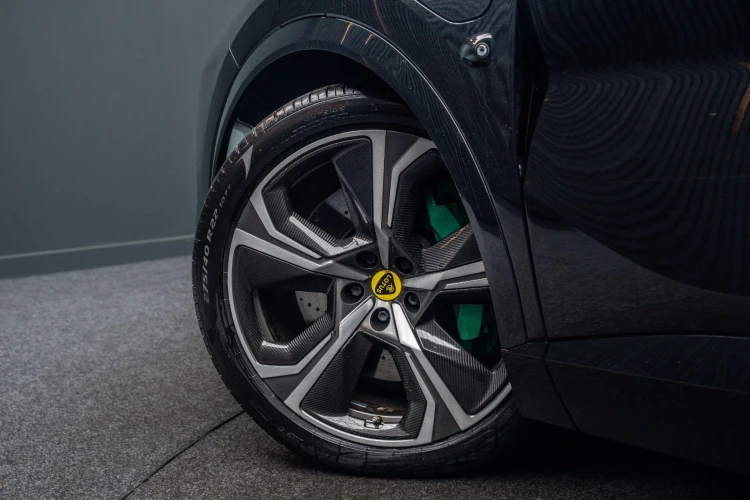 Vehicle Image 13
